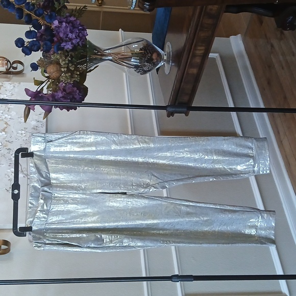 NWT Metallic Print Skinny Jogger Pants By Ashley Stewart. Size 3X - Picture 15 of 17